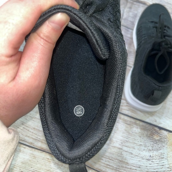 🤎3/$10 Black Sneakers Size 9.5 - Picture 13 of 15